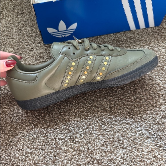 Adidas Green and Gold Sneakers - Picture 4 of 8